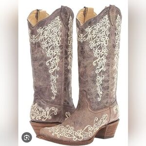 Cowgirl Boots with Embroidery